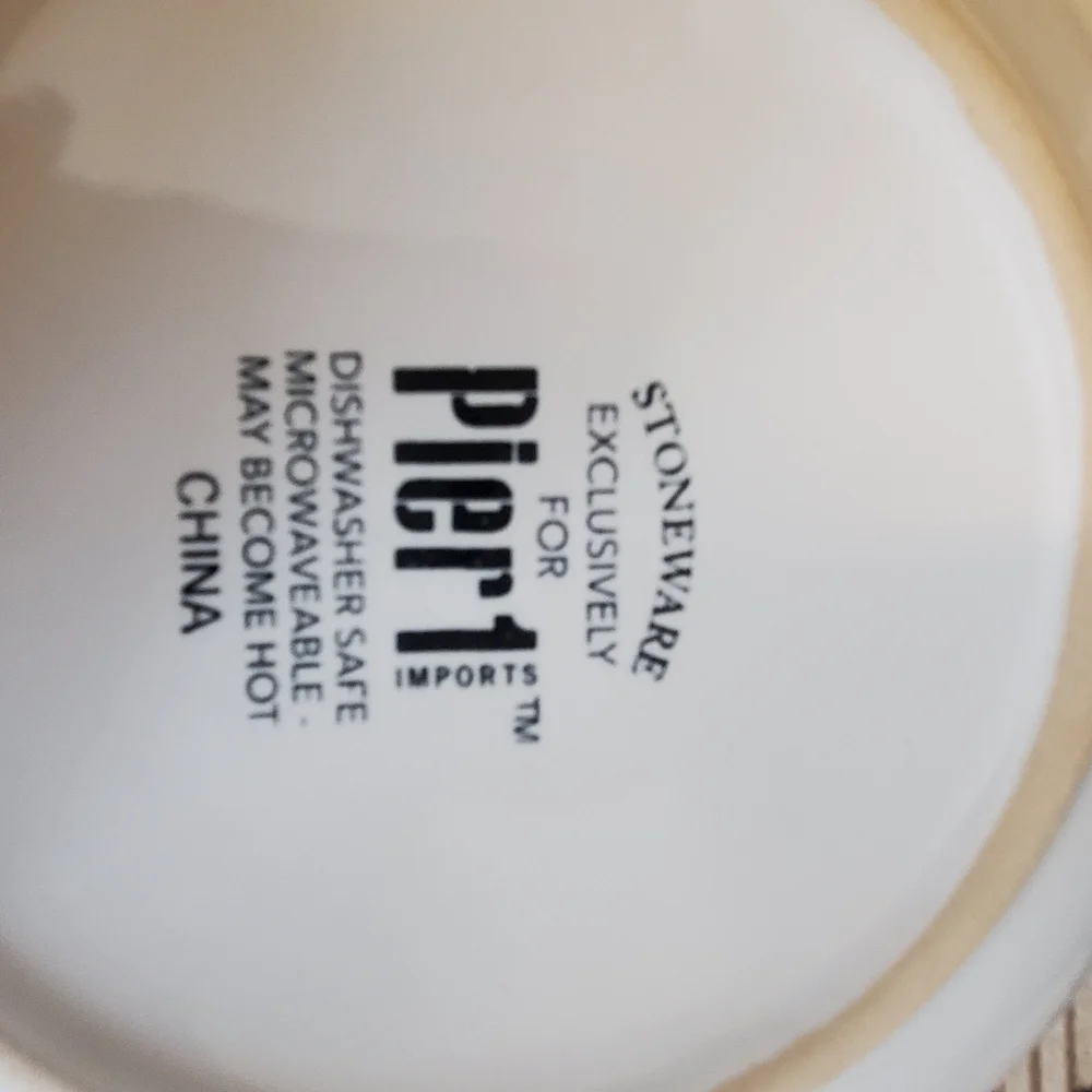 Pier 1  APPETIZER PLATES SET OF 4 NWT. 6IN.